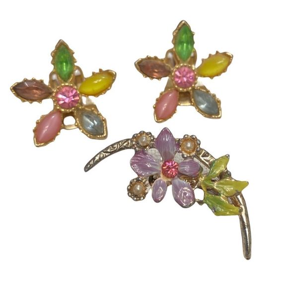 Vintage Multi Color Flower Rhinestone Earrings And Brooch - Picture 16 of 16